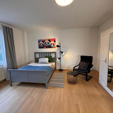 Fc-Apartmenthaus Falkensee Mit Grossem Garten Und Pkw Stellflaechen 외부 사진