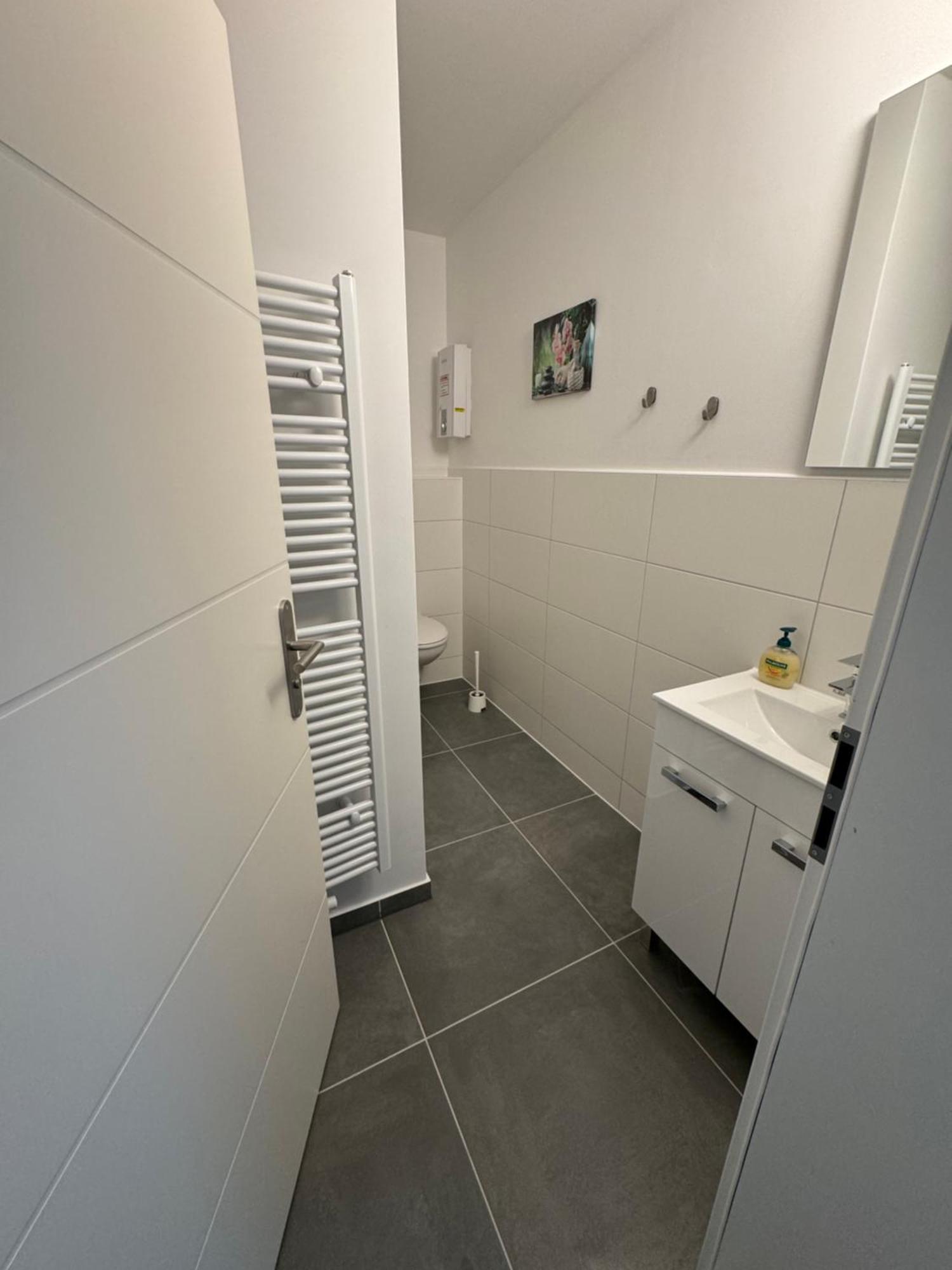 Fc-Apartmenthaus Falkensee Mit Grossem Garten Und Pkw Stellflaechen 외부 사진