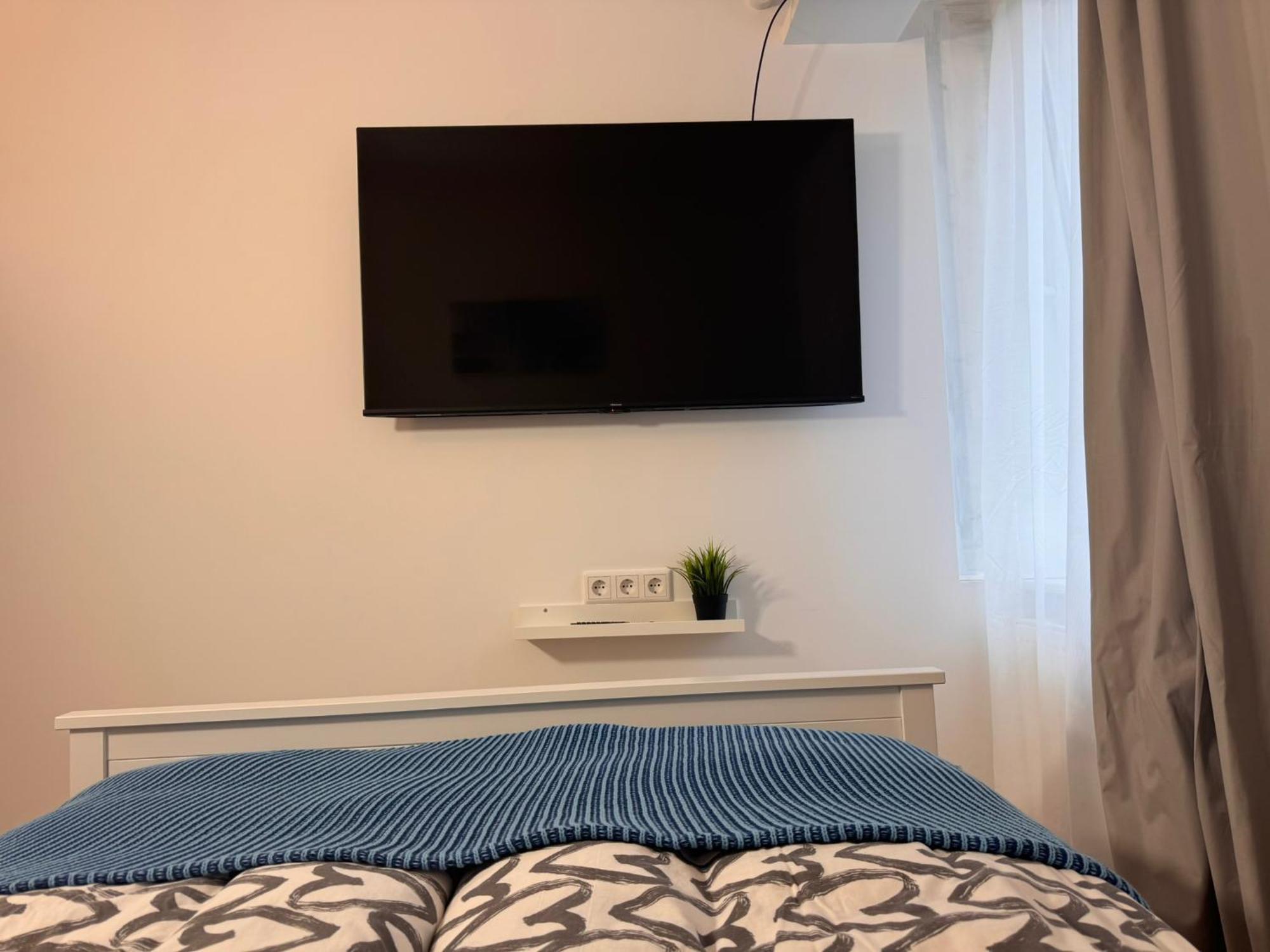 Fc-Apartmenthaus Falkensee Mit Grossem Garten Und Pkw Stellflaechen 외부 사진