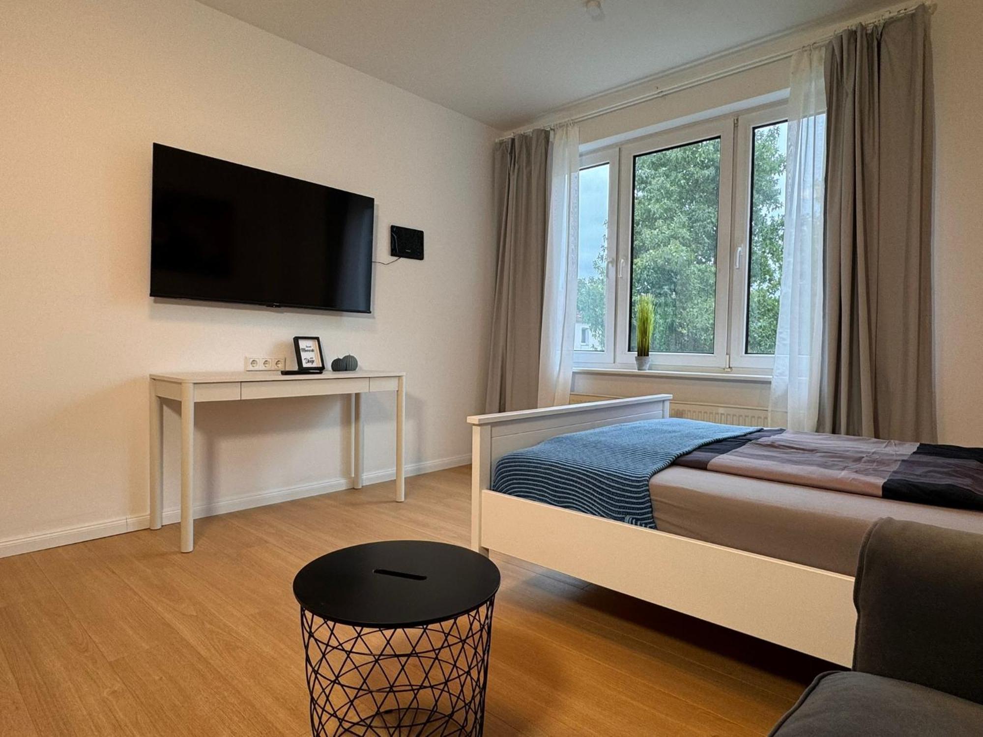 Fc-Apartmenthaus Falkensee Mit Grossem Garten Und Pkw Stellflaechen 외부 사진