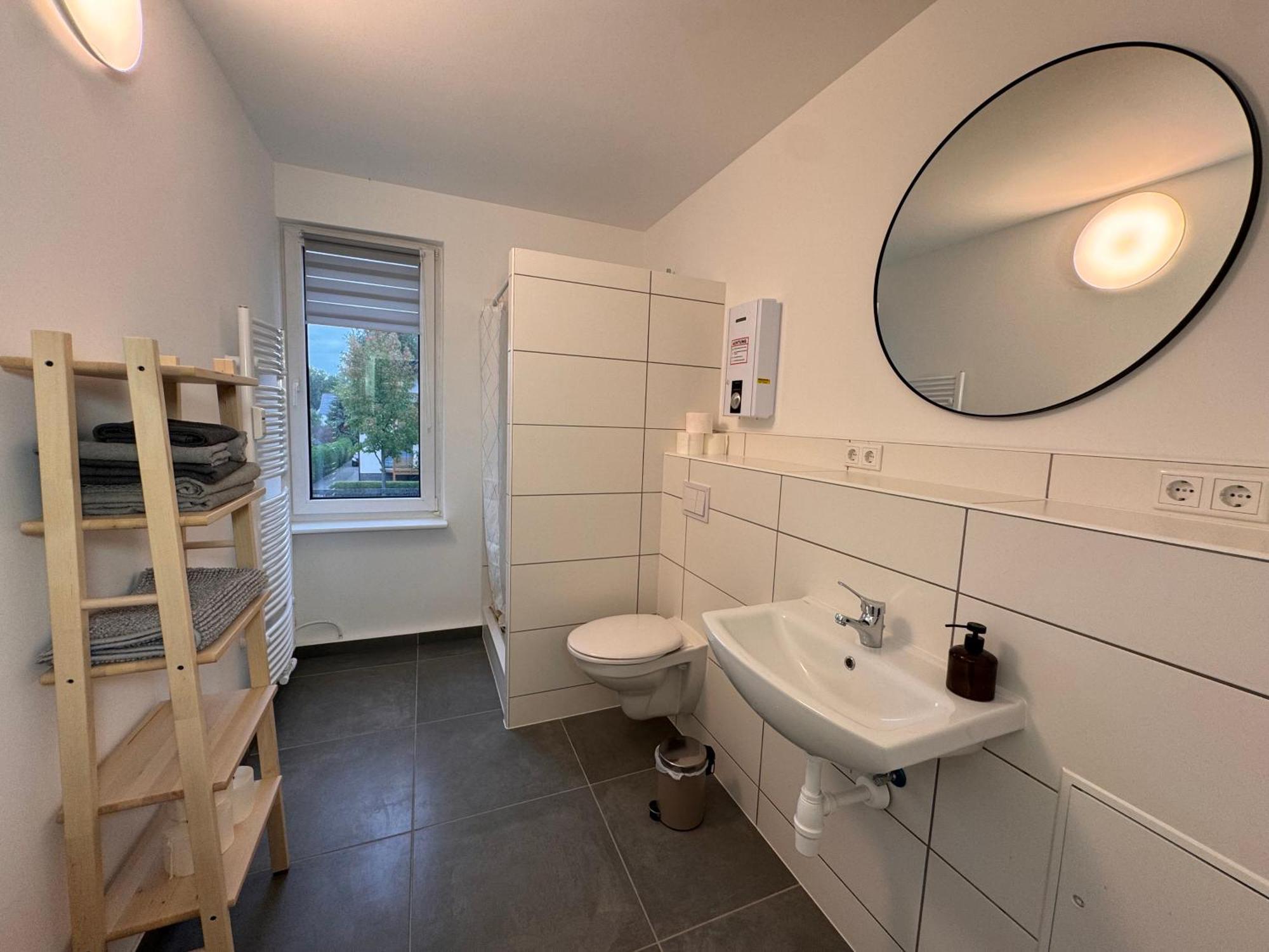 Fc-Apartmenthaus Falkensee Mit Grossem Garten Und Pkw Stellflaechen 외부 사진