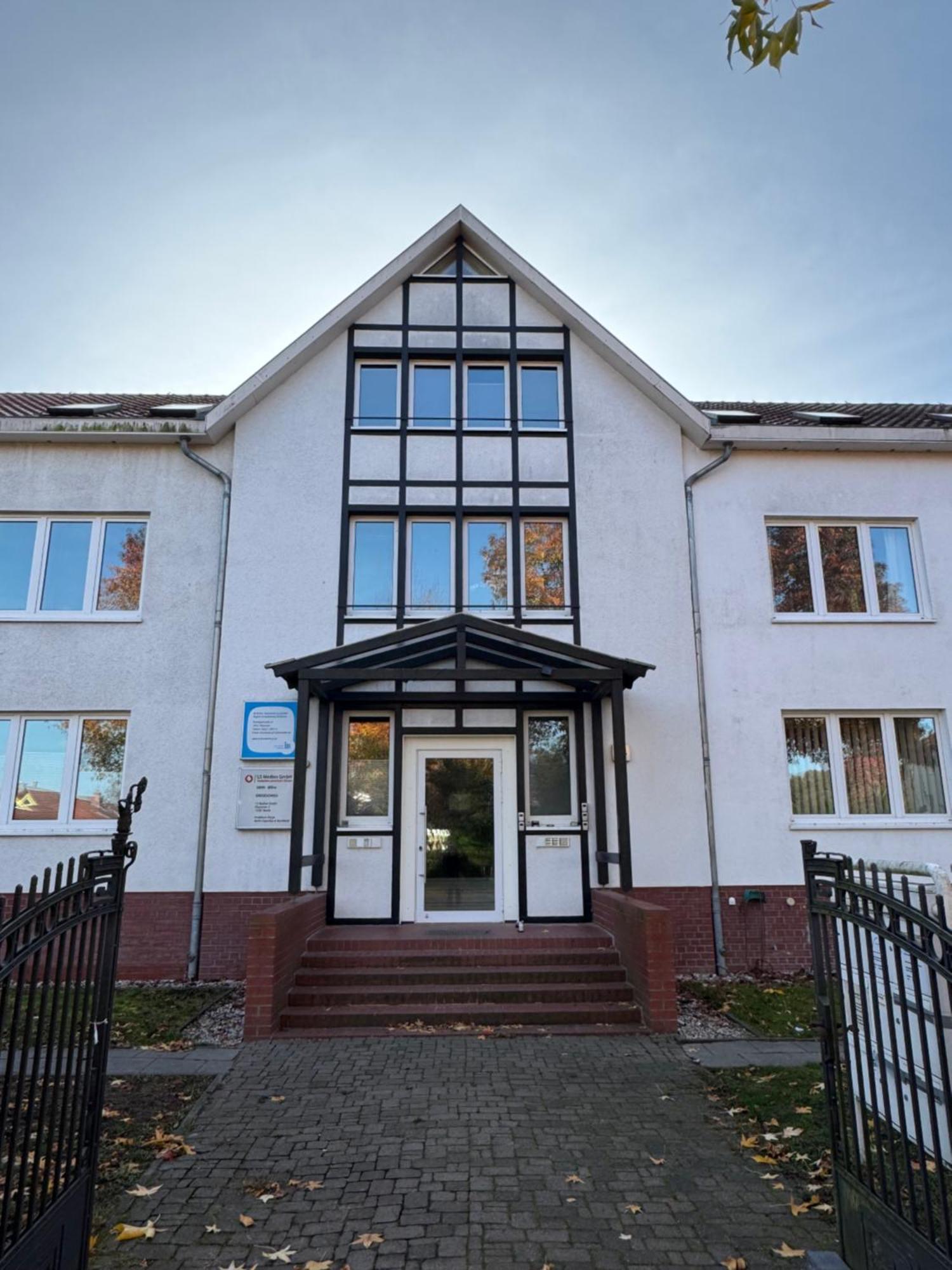 Fc-Apartmenthaus Falkensee Mit Grossem Garten Und Pkw Stellflaechen 외부 사진