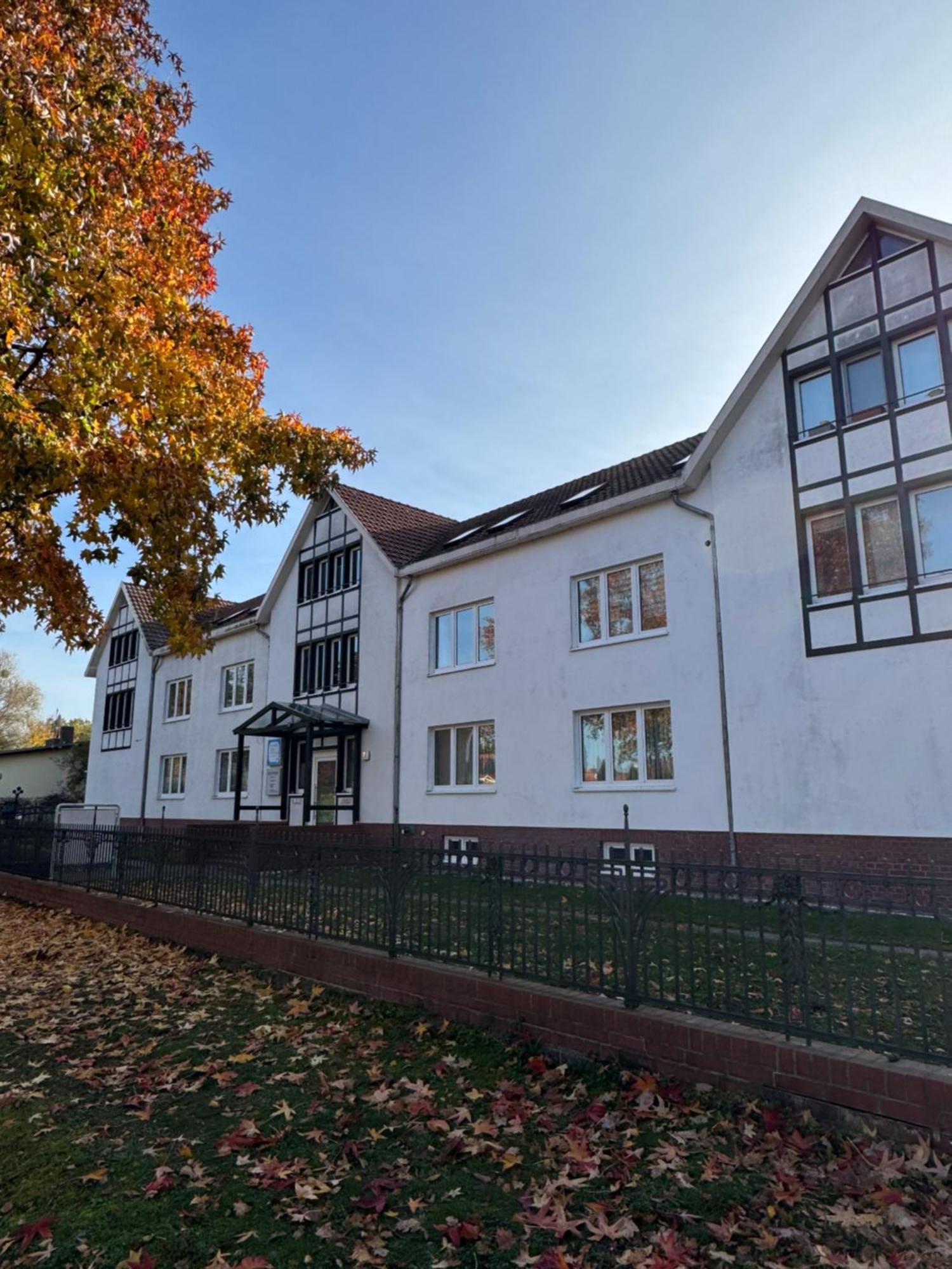 Fc-Apartmenthaus Falkensee Mit Grossem Garten Und Pkw Stellflaechen 외부 사진